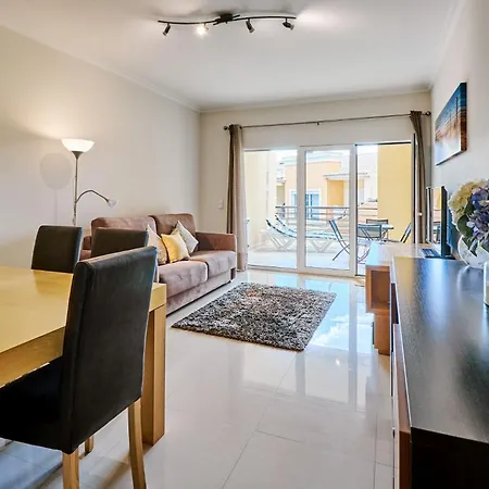 Sol De Verao Mit Pool 아파트 *